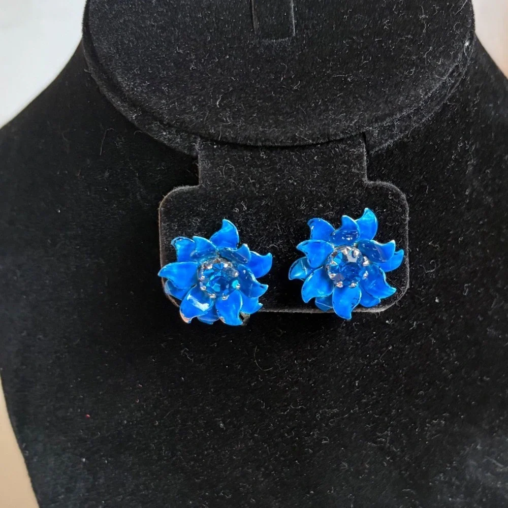 Vintage Coro Blue Enamel Flower Clip On Earrings Crystal‎ Rhinestone Mid Century